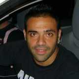 Fantasista rapido e dal tiro potente, Fabrizio Miccoli (Nard�, 1979) dopo essere cresciuto nel Milan, vest� numerose maglie (anche Juventus e Benfica) consacrandosi infine con quella del Palermo di cui rappresenta il miglior marcatore di tutti i tempi con 81 reti. In Nazionale ha preso parte a 10 match segnando due gol (foto di Salvo da Palermo
